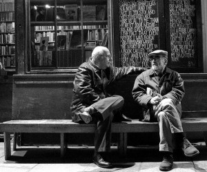 friends_talking_on_bench